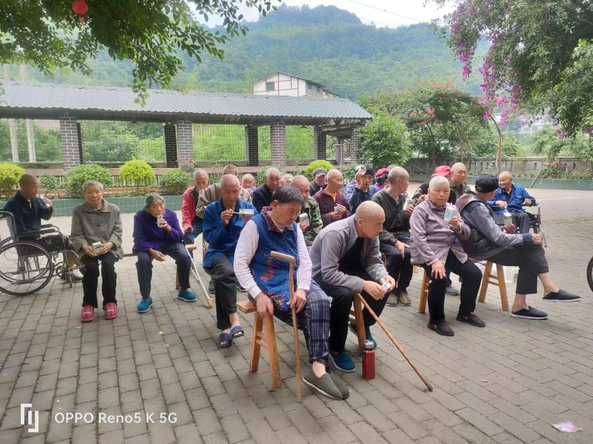 7b40809cdd5b585c37cf22761fd40ea